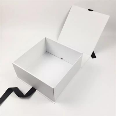 Коробка изготовленного на заказ бумажного складывания магнитного подарка подгонянная упаковкой с лентой
